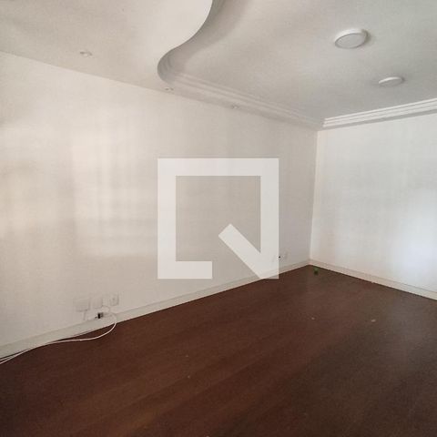 Casa à venda com 214m², 3 quartos e 2 vagas Casa à venda com 214m², 3 quartos e 2 vagasSala