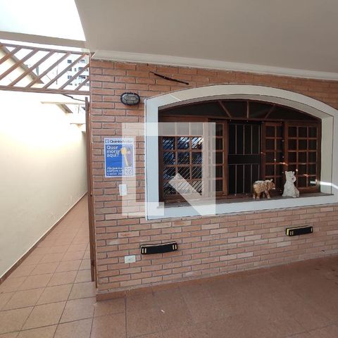 Casa à venda com 214m², 3 quartos e 2 vagas Casa à venda com 214m², 3 quartos e 2 vagasGaragem / placa instalada