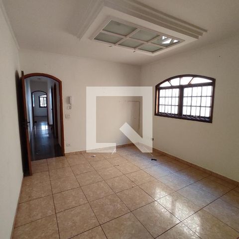 Casa à venda com 214m², 3 quartos e 2 vagas Casa à venda com 214m², 3 quartos e 2 vagasSala de Jantar