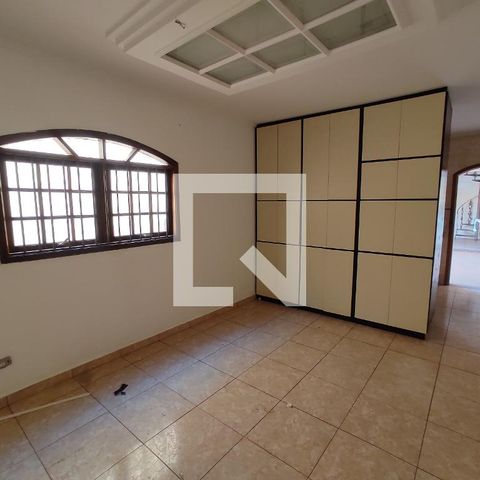 Casa à venda com 214m², 3 quartos e 2 vagas Casa à venda com 214m², 3 quartos e 2 vagasSala de Jantar