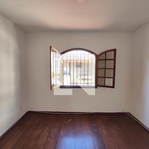 Casa à venda com 214m², 3 quartos e 2 vagas Casa à venda com 214m², 3 quartos e 2 vagasQuarto 1