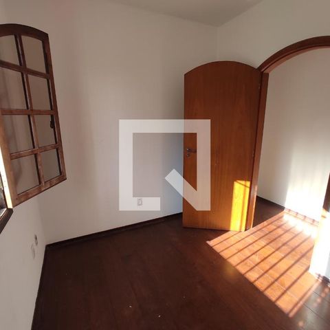 Casa à venda com 214m², 3 quartos e 2 vagas Casa à venda com 214m², 3 quartos e 2 vagasQuarto 2