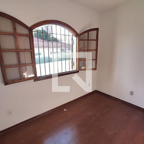 Casa à venda com 214m², 3 quartos e 2 vagas Casa à venda com 214m², 3 quartos e 2 vagasQuarto 2