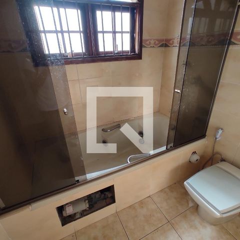Casa à venda com 214m², 3 quartos e 2 vagas Casa à venda com 214m², 3 quartos e 2 vagasSuíte