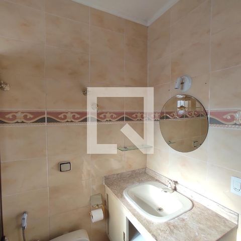 Casa à venda com 214m², 3 quartos e 2 vagas Casa à venda com 214m², 3 quartos e 2 vagasSuíte