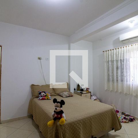 Casa à venda com 380m², 5 quartos e 6 vagasSuíte