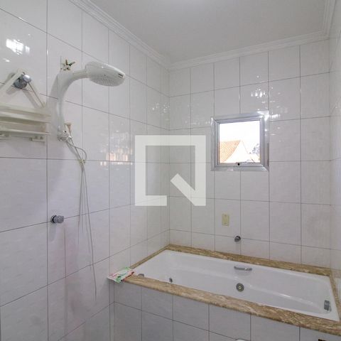 Casa à venda com 380m², 5 quartos e 6 vagasBanheiro da Suíte
