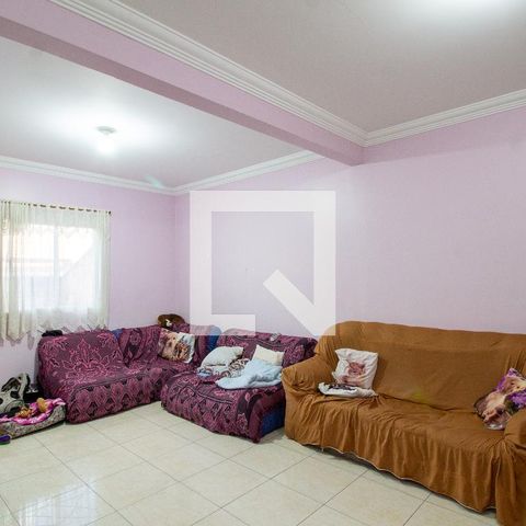Casa à venda com 380m², 5 quartos e 6 vagasSala