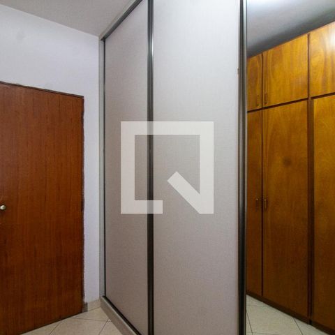 Casa à venda com 380m², 5 quartos e 6 vagasQuarto 1