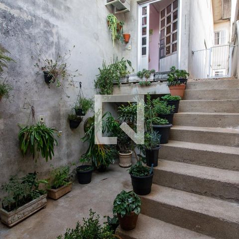 Casa à venda com 380m², 5 quartos e 6 vagasEscada de Acesso