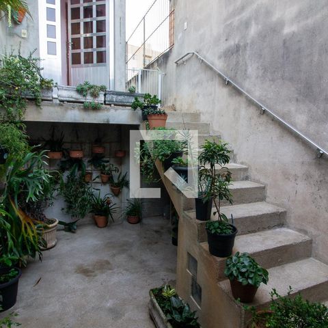 Casa à venda com 380m², 5 quartos e 6 vagasEscada de Acesso