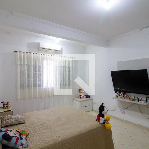 Casa à venda com 380m², 5 quartos e 6 vagasSuíte