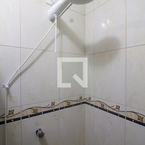 Casa à venda com 380m², 5 quartos e 6 vagasDetalhe do Banheiro Edícula