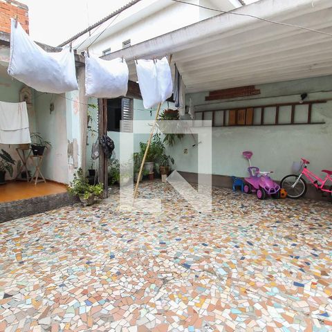 Casa à venda com 110m², 2 quartos e 2 vagas Casa à venda com 110m², 2 quartos e 2 vagasGaragem - Quintal