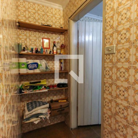 Casa à venda com 110m², 2 quartos e 2 vagas Casa à venda com 110m², 2 quartos e 2 vagasBanheiro