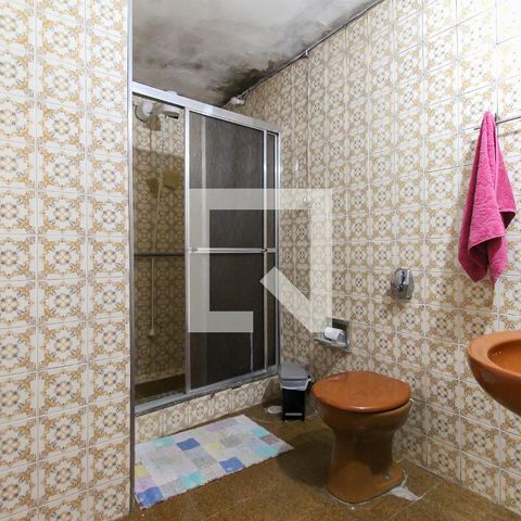 Casa à venda com 110m², 2 quartos e 2 vagas Casa à venda com 110m², 2 quartos e 2 vagasBanheiro