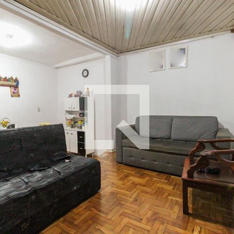 Casa à venda com 110m², 2 quartos e 2 vagas Casa à venda com 110m², 2 quartos e 2 vagasSala
