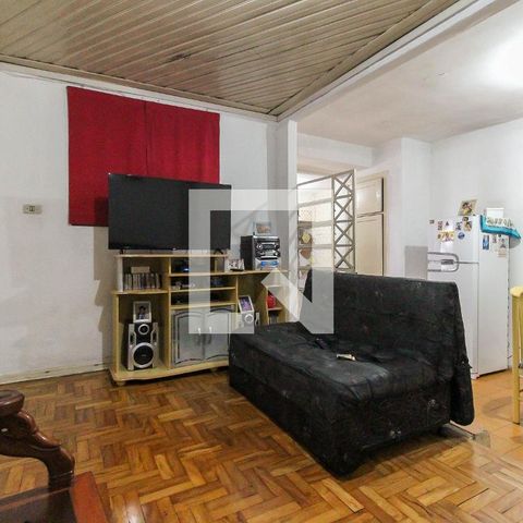Casa à venda com 110m², 2 quartos e 2 vagas Casa à venda com 110m², 2 quartos e 2 vagasSala