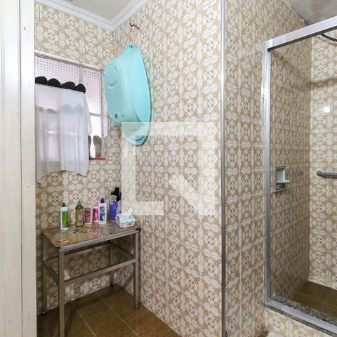 Casa à venda com 110m², 2 quartos e 2 vagas Casa à venda com 110m², 2 quartos e 2 vagasBanheiro