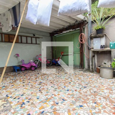 Casa à venda com 110m², 2 quartos e 2 vagas Casa à venda com 110m², 2 quartos e 2 vagasGaragem - Quintal