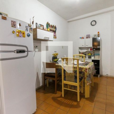 Casa à venda com 110m², 2 quartos e 2 vagas Casa à venda com 110m², 2 quartos e 2 vagasCozinha