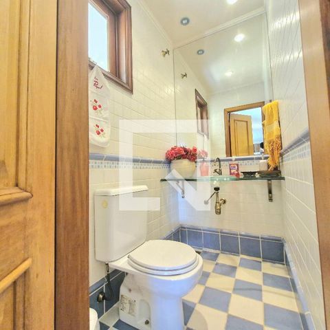 Casa para alugar com 1320m², 5 quartos e 4 vagasBanheiro social 1