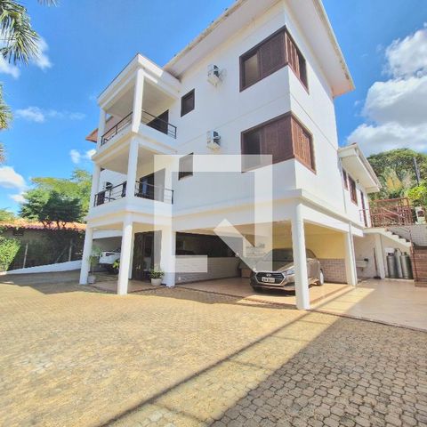 Casa para alugar com 1320m², 5 quartos e 4 vagasGaragem e fundos do imóvel