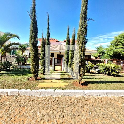 Casa para alugar com 1320m², 5 quartos e 4 vagasFachada da casa
