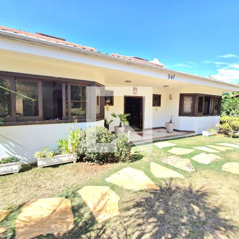 Casa para alugar com 1320m², 5 quartos e 4 vagasFachada da casa