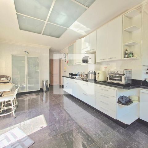 Casa para alugar com 1320m², 5 quartos e 4 vagasCozinha - Armários