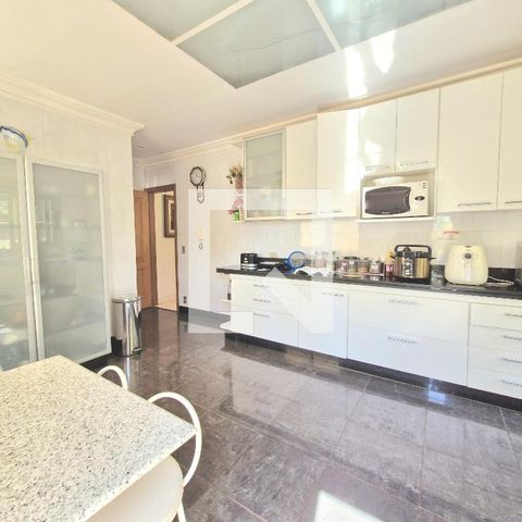 Casa para alugar com 1320m², 5 quartos e 4 vagasCozinha armários