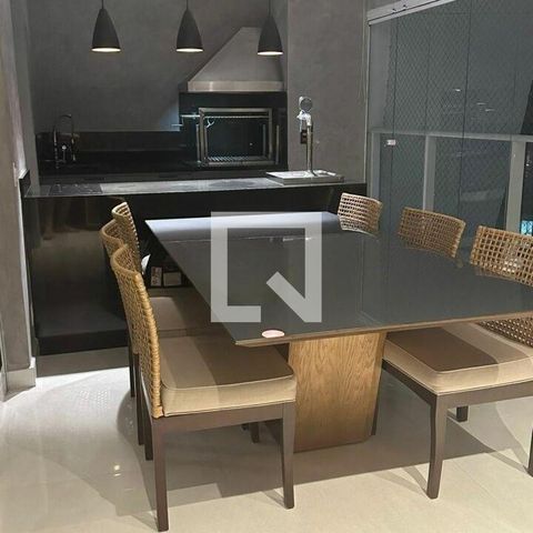 Apartamento à venda com 213m², 3 quartos e 4 vagas