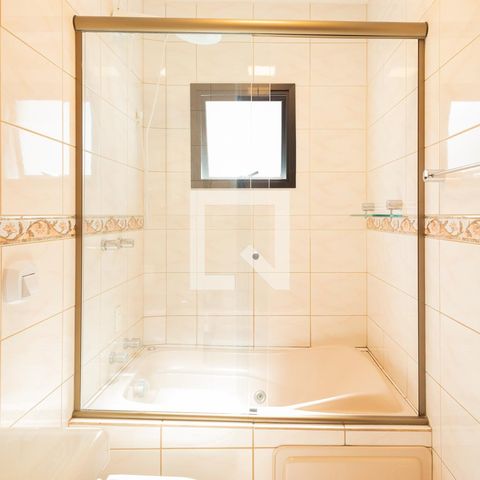 Casa à venda com 223m², 3 quartos e 3 vagasBanheiro - Suíte 