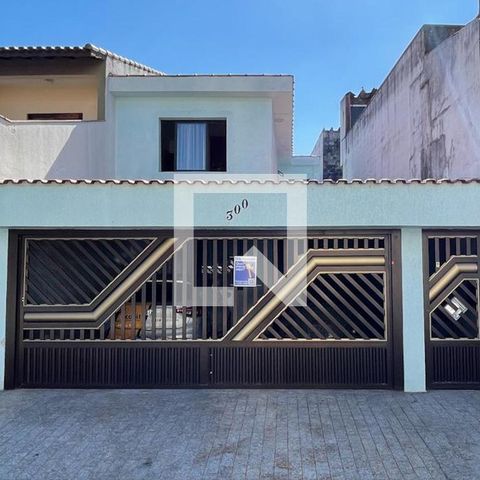 Casa à venda com 223m², 3 quartos e 3 vagasFachada 