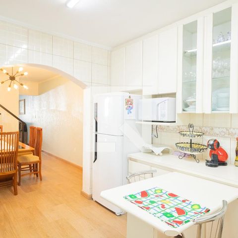Casa à venda com 223m², 3 quartos e 3 vagasCozinha 