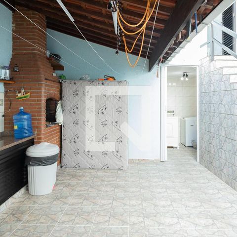 Casa à venda com 223m², 3 quartos e 3 vagasÁrea - Churrasqueira