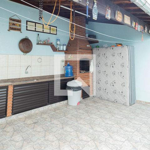 Casa à venda com 223m², 3 quartos e 3 vagasÁrea - Churrasqueira