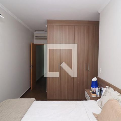 Casa à venda com 140m², 3 quartos e 3 vagasQuarto Suíte