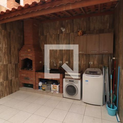 Casa à venda com 140m², 3 quartos e 3 vagasChurrasqueira