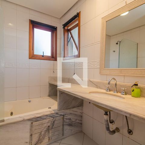 Casa de condomínio para alugar com 450m², 4 quartos e 3 vagas Casa de condomínio para alugar com 450m², 4 quartos e 3 vagasQuarto 1 - Suíte