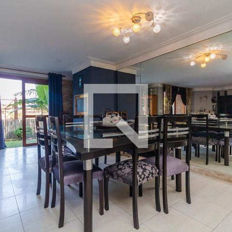 Casa de condomínio para alugar com 450m², 4 quartos e 3 vagas Casa de condomínio para alugar com 450m², 4 quartos e 3 vagasSala