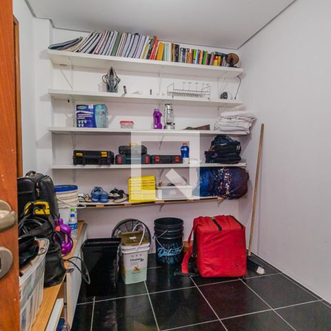 Casa de condomínio para alugar com 450m², 4 quartos e 3 vagas Casa de condomínio para alugar com 450m², 4 quartos e 3 vagasDeposito