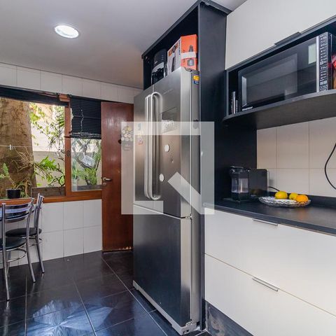 Casa de condomínio para alugar com 450m², 4 quartos e 3 vagas Casa de condomínio para alugar com 450m², 4 quartos e 3 vagasCozinha