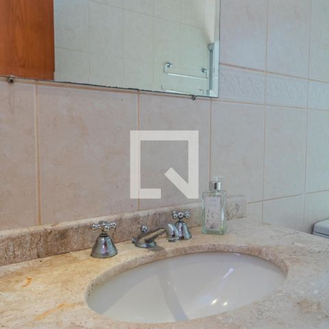 Casa de condomínio para alugar com 450m², 4 quartos e 3 vagas Casa de condomínio para alugar com 450m², 4 quartos e 3 vagasBanheiro