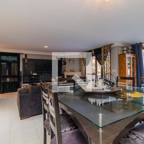 Casa de condomínio para alugar com 450m², 4 quartos e 3 vagas Casa de condomínio para alugar com 450m², 4 quartos e 3 vagasSala