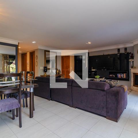 Casa de condomínio para alugar com 450m², 4 quartos e 3 vagas Casa de condomínio para alugar com 450m², 4 quartos e 3 vagasSala
