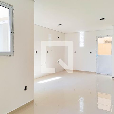Apartamento à venda com 70m², 2 quartos e 1 vaga Apartamento à venda com 70m², 2 quartos e 1 vagaSala