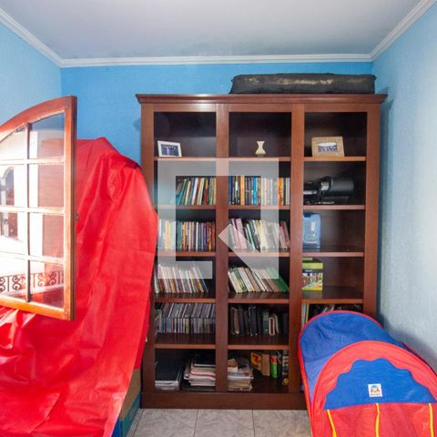 Casa à venda com 369m², 5 quartos e 3 vagasQuarto 4