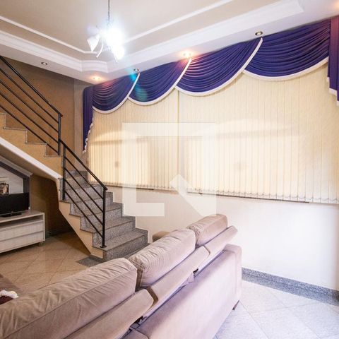 Casa à venda com 369m², 5 quartos e 3 vagasSala
