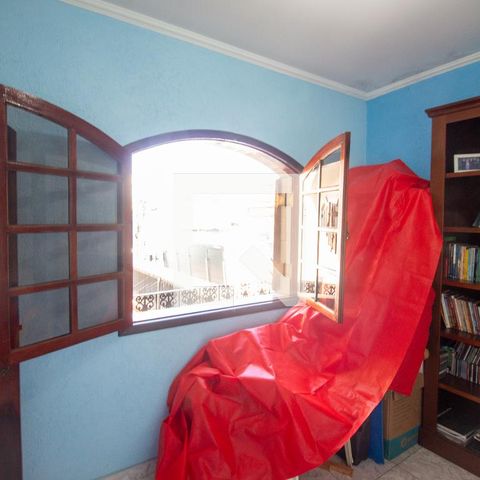 Casa à venda com 369m², 5 quartos e 3 vagasQuarto 4